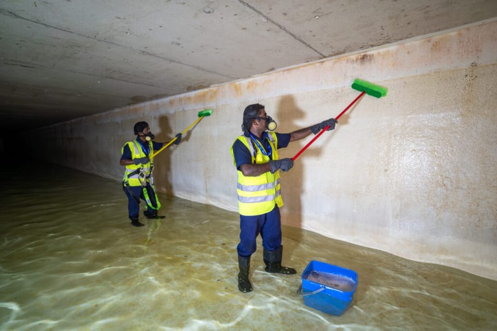 water tank cleaning service