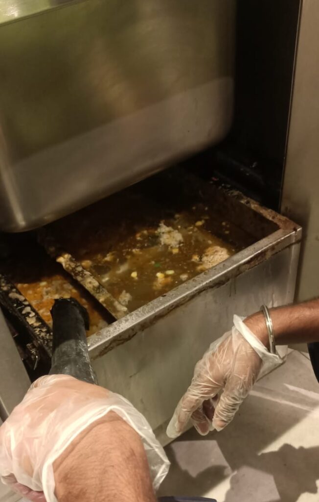 grease-trap-before-after-cleaning.jpg