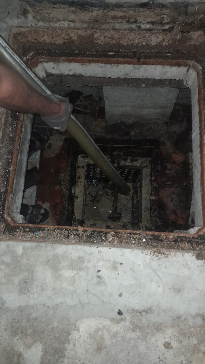 Ignoring Grease Trap Cleaning in UAE Restaurants: Fines, Odors & Customer Losses You Can’t Afford