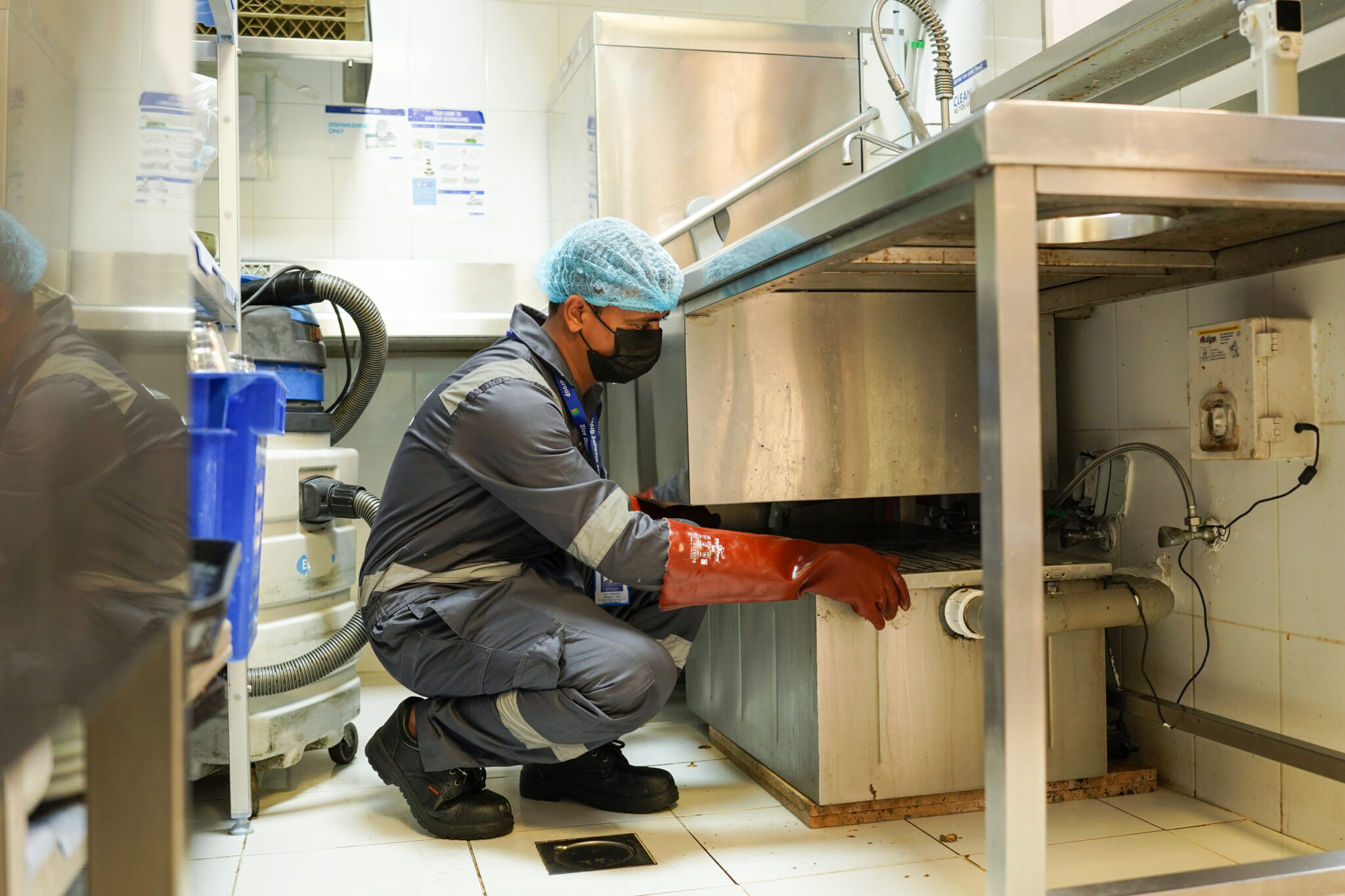 Grease Trap Inspections in the UAE: How Regular Checks Prevent Costly Kitchen Fines