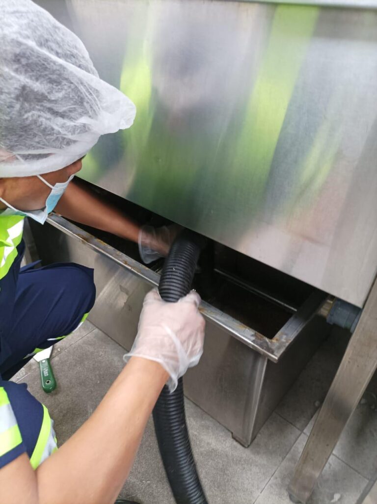 Grease Trap Cleaning for Cafés
