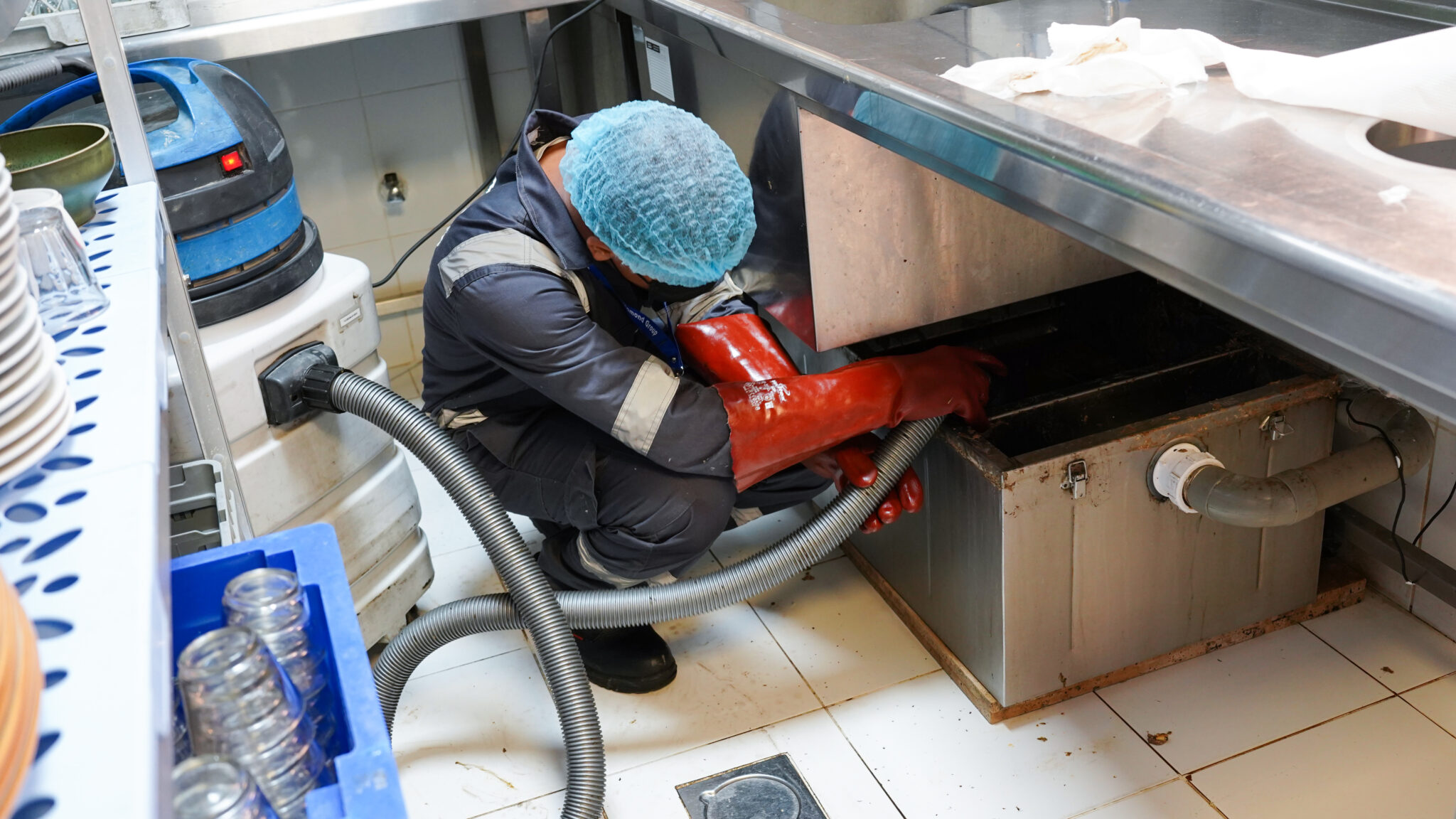 Dubai Grease Trap Cleaning Services: Avoid Fines & Ensure FOG Compliance