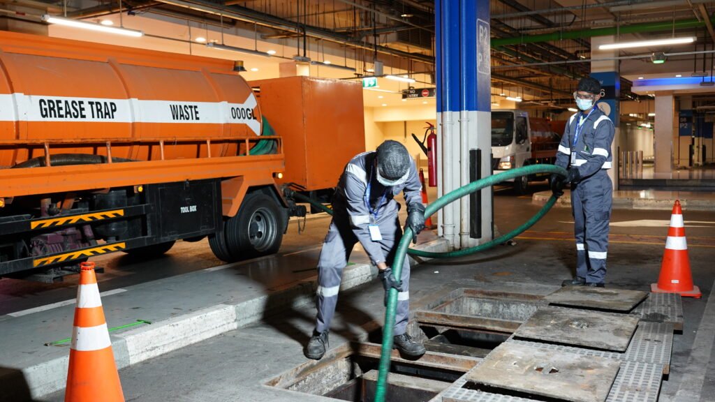 Grease Trap Problems and Pest Infestations in UAE Commercial Kitchens: Causes & Solutions