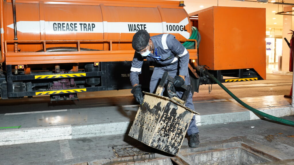 FOG Compliance UAE: Landlord Guide to Protect Property & Avoid Fines 1 FOG Compliance UAE: Landlord Guide to Protect Property & Avoid Fines